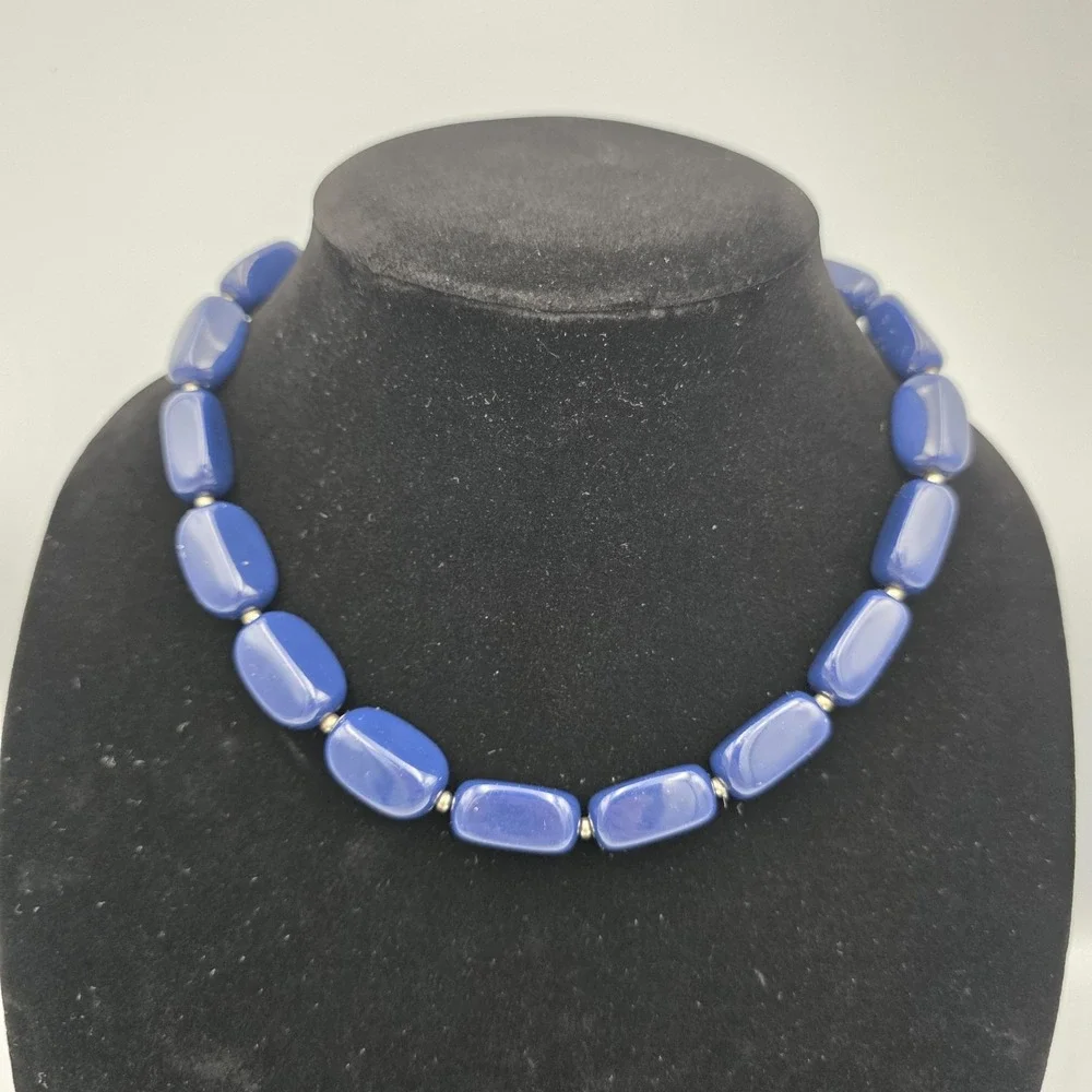Vintage Cobalt Blue Lucite Necklace 18